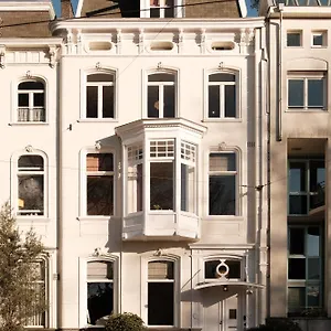 4* Hotel Parklane